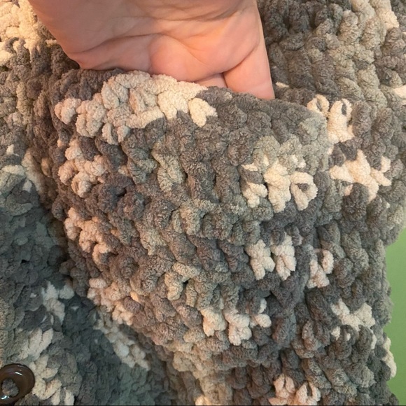 Vintage handmade chenille afghan knit sweater vest with button front - Picture 2 of 6